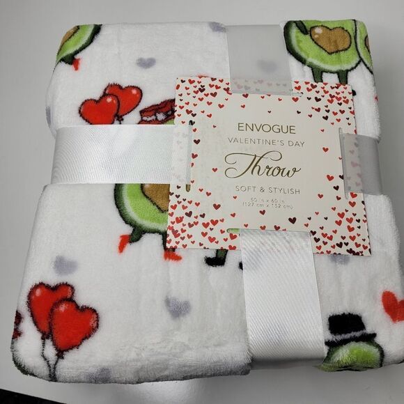 NEW AVOCADO COUPLE THICK PLUSH SOFT THROW BLANKET GUACAMOLE MAN WOMAN LOVE NWT - Picture 2 of 8